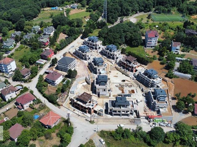 ALEV OKULLARINA KOMŞU TRIPLEKS GÜVENLİKLİ SİTE İCİNDE VİLLA