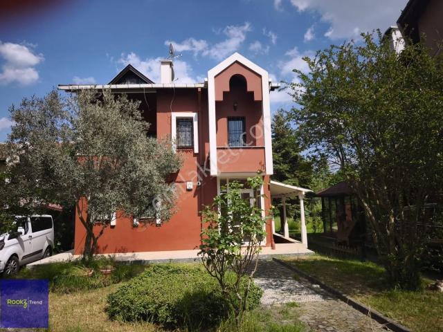 Alemdağ Çamlıkent Sitesi 4+1 Kiralık Villa