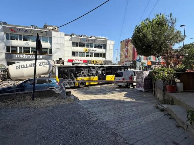 Alemdağ Yan Yolu'nda Merkezi Konumlu Kaçırılmayacak 3+1