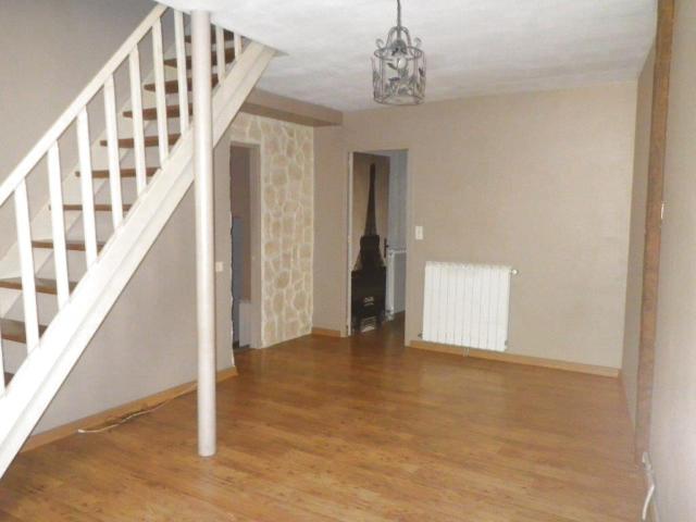 ALES APPARTEMENT EN DUPLEX CAVES