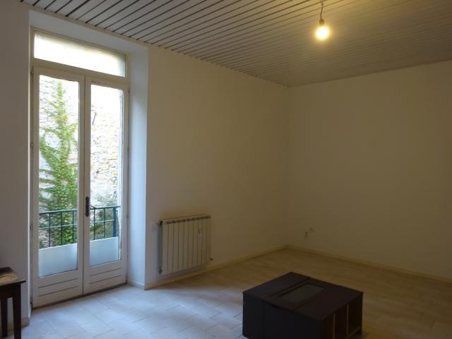 Alès centre ville, au 1er étage, appartement deux chambres