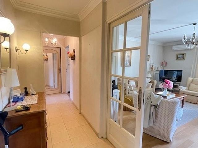 ALES CENTRE VILLE APPART T 3 86.50m2 BALCON CAVE
