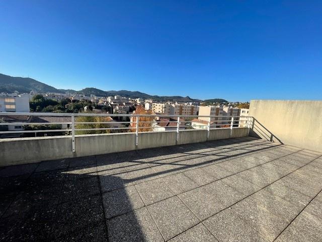 ALES RARE PROCHE CENTRE VILLE APPARTEMENT T5 160.31 m2 GARAGE 26.88M2 2 TERRASSES
