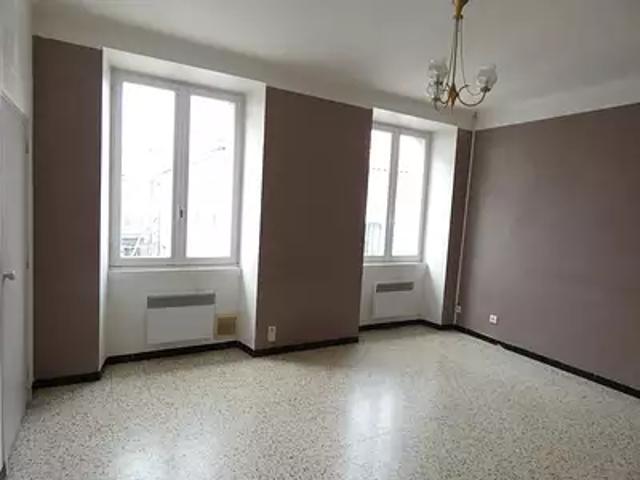 Alès 30100 Location appartement 1 pièce t1 au dernier étage