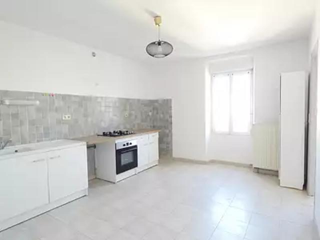 Alès 30100 Location appartement 4 pièces t4 au dernier étage