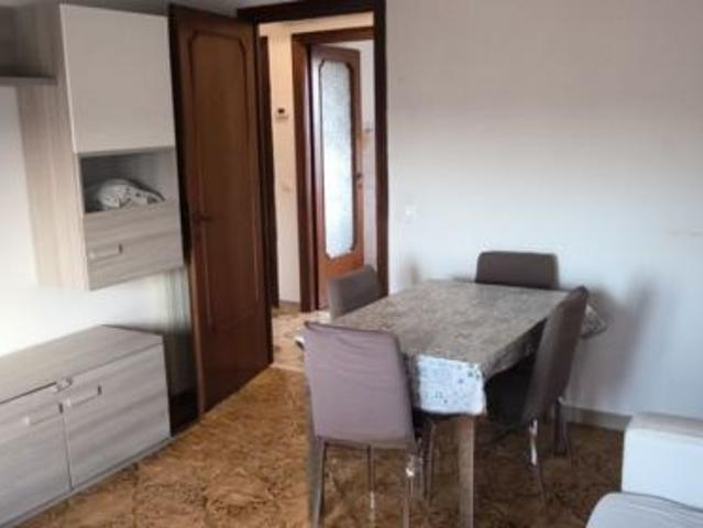 ALESSADRINO TRILOCALE CON TERRAZZO