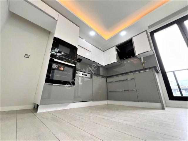 alfa'dan Akçay'da Hayran Kalacağınız Satılık Cam Balkonlu 1+1 Şahane Daire