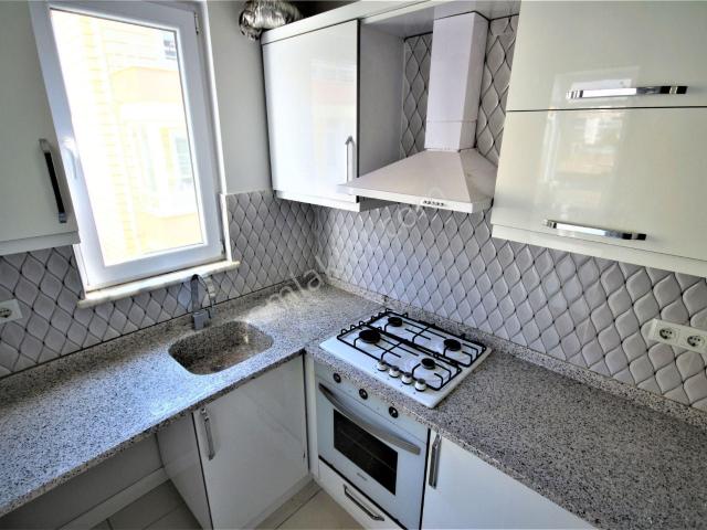 alfa'dan Akçay'da Ön Cephe Arakat Cam Balkon Ayrı Mutfaklı 2+1 Geniş Daire