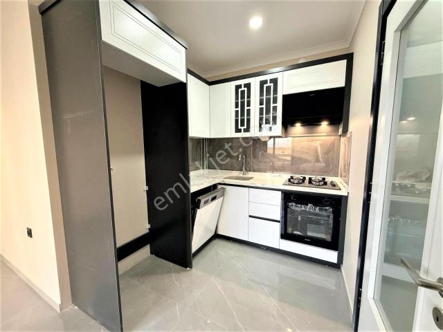 alfa'dan Akçay'da Müstakil Tadında Yerden Isıtmalı Şık Tasarımlı 1+1 Sıfır Daire