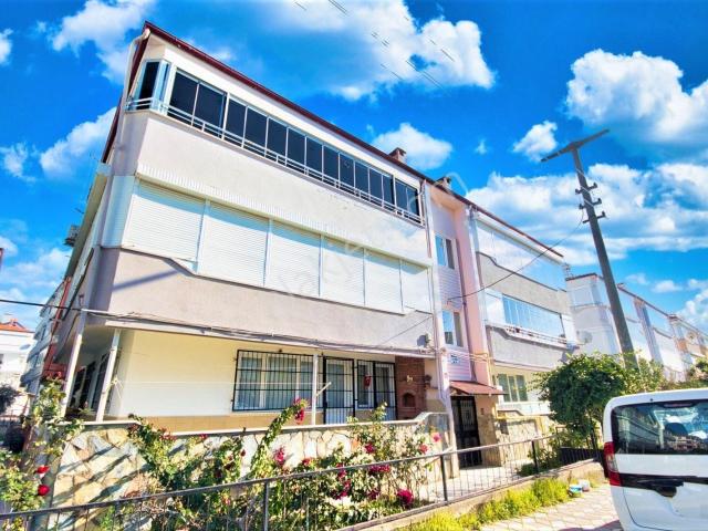 alfa'dan Akçay'da Satılık Barbekülü Ayrı Mutfak Denize 400 Mt Mesafede 2+1 Geniş Daire