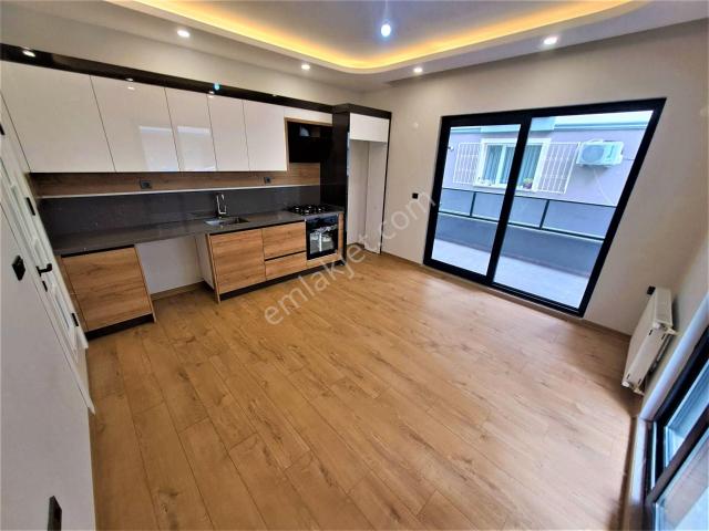 alfa'dan Akçay'da Satılık Sıfır Önü Açık Doğalgazlı Asansörlü Şık Tasarımlı 1+1 Daire