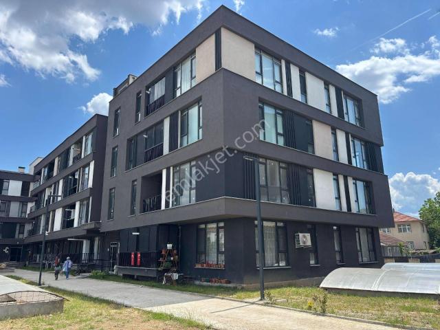 Algün Parima Sitesi'nde 2+1 109 M2 Kiralık Ara Kat Daire