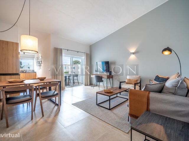 Algarve, Carvoeiro, apartamento T1 espaoso, com piscina e estacioname