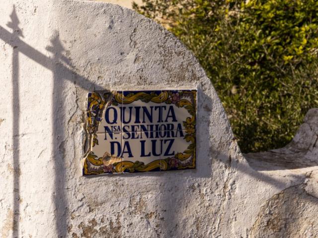 ALGARVE Porches Quinta para venda com 5 ruínas, perto da Escola Internacional de Porches, a 5 minutos da praia