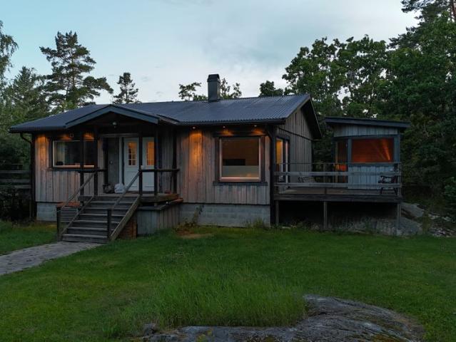 Älgebyvägen, Brottby