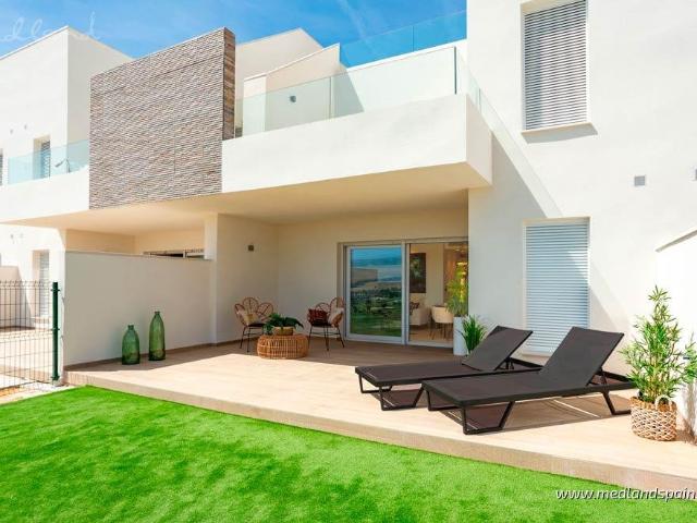 Nowoczesne 74 m² z basenem i panoramicznym widokiem