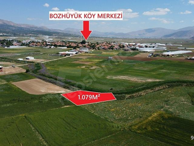 ALİ TOSUN'DAN BOZHÜYÜK'TE YATIRIMLIK 1.079M FIRSAT ARAZİ