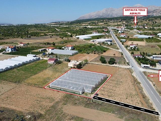 ALİ TOSUN'DAN ELMALIGÖLOVA'DA KÖY YERLEŞİME YAKIN 1.495M ARAZİ İÇERİSİNDE 1.300MHAZIR SERA