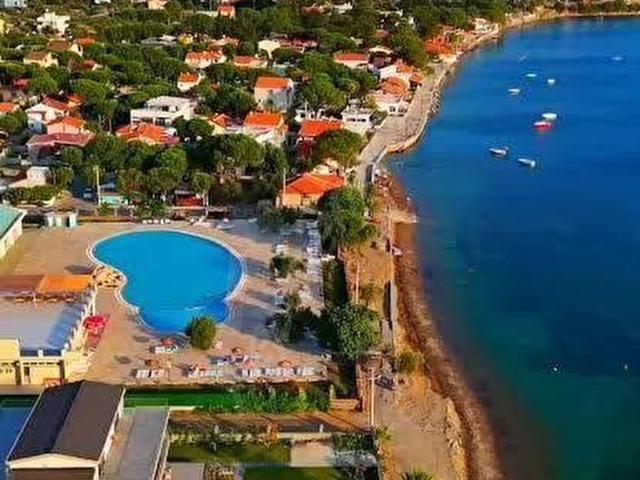 Aliağa şakranda 345 metre bahçe denize 1200 metre uzaklıkta