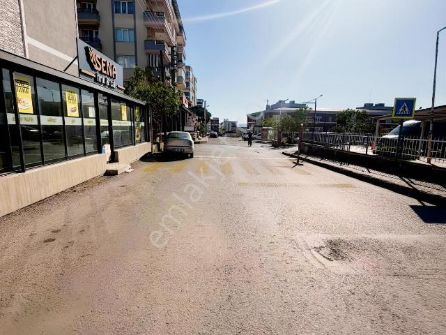 Aliağa Devlet Hastanesi Yanı Yola Cepheli 200 M² Kiralık Dükkan