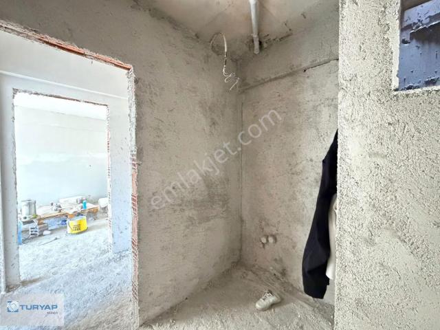 Aliağa Helvacıda Modern Mimarisi İle Öne Çıkan Satılık 2+1 Daire