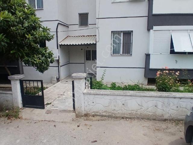 Aliağa Merkezde Satılık 3+1 Yüksek Giriş Bahçeli Daire