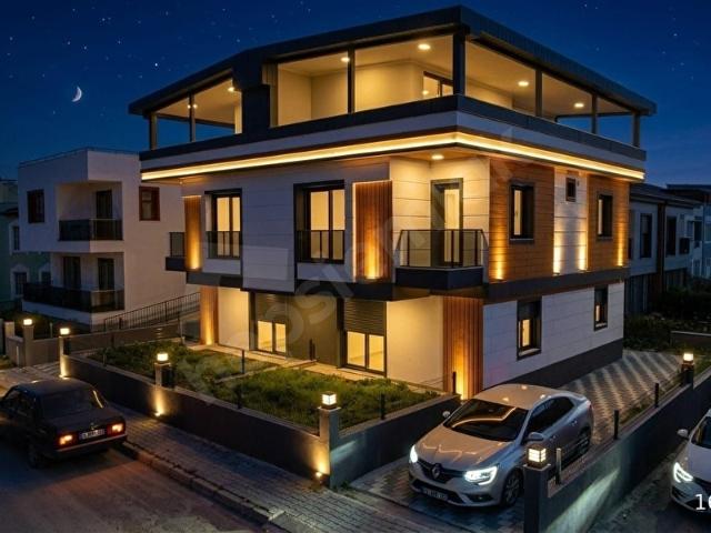 Aliağa Yalı Plajlarda Satılık Lüks İkiz Villa