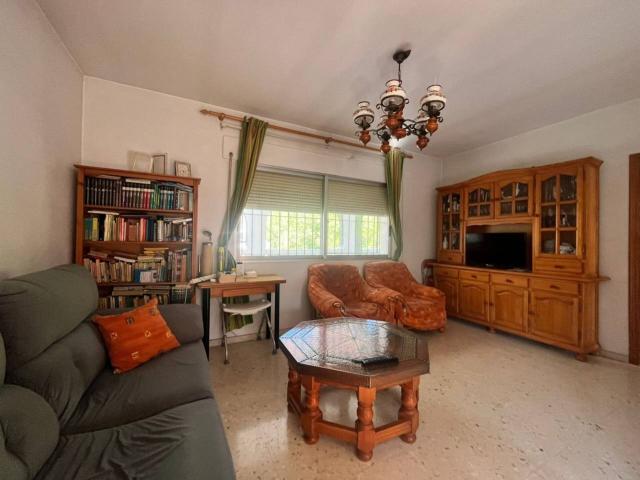 Alicante — Chalet con 4.000 m² de parcela urbana | gran potencial