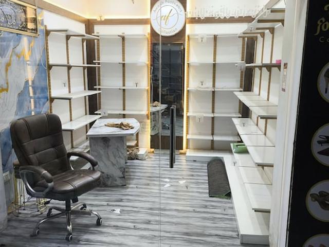 Aliganj, Lucknow North Commercial Shop 150 Sq. Ft. in Aliganj Lucknow Listing ID: #10197