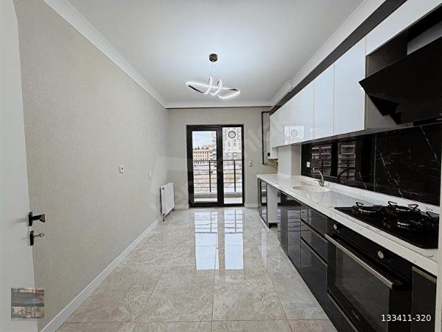ALKAYIŞ EMLAK'tan K.OTOPARKLI G.CEPHE SIFIR 2+1 100 M2 ŞIK YAPIL