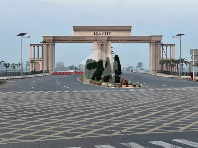 All Dues Clear 1 Kanal Plot For Sale In C Block LDA City Lahore Back Of Hunza Road