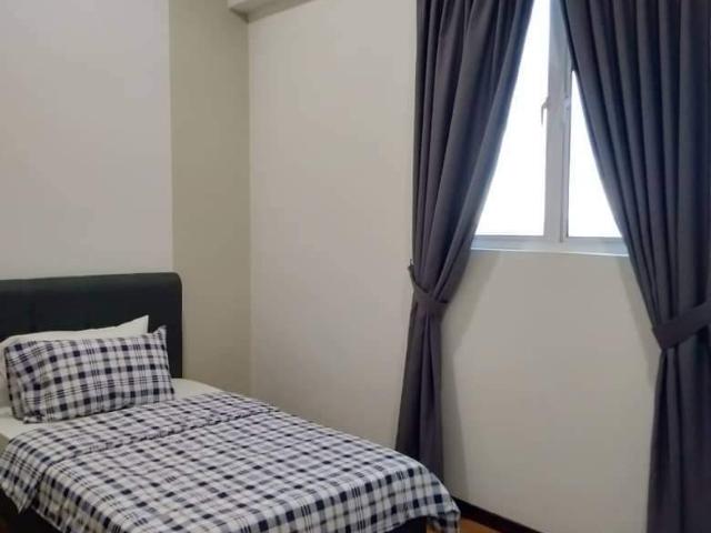 All Female Medium Room 1 A133A MRT Rapid KL Van 10 MRT Station to TRX at 7 Tree Seven Residence, Cheras Selangor