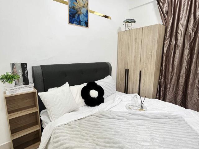 All Female Rooms for Rent @ Meru