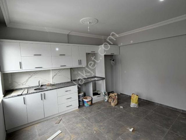 Çallı Kavşağı 3+1 Tadilatlı Asansörlü Katta Satılık Daire