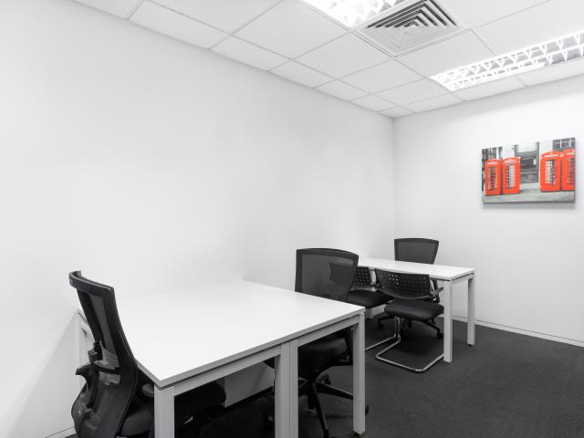 Private office space for 3 employees in Regus The Intermark