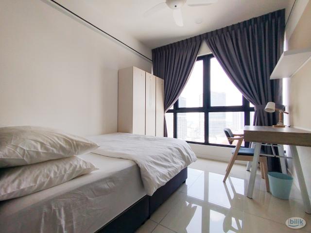 All male‼️ Medium Room WIFI AirCond Near MRT BUS at Highpark Suites Kelana Jaya Petaling Jaya Glenmarie Paradigm Mall T