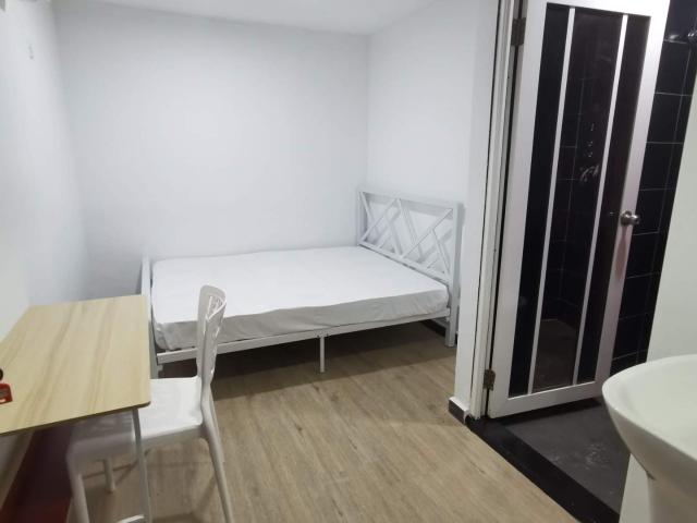 ALL YEAR PROMO Near Kelana Jaya LRT Room + Toilet for Rent at SS4