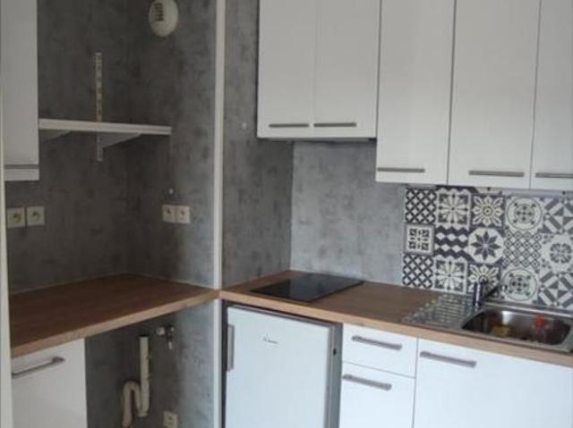 ALLAIRE Appartement de type 2 de 35m² situé au rez de chaussée d'une résidence calme et bie.