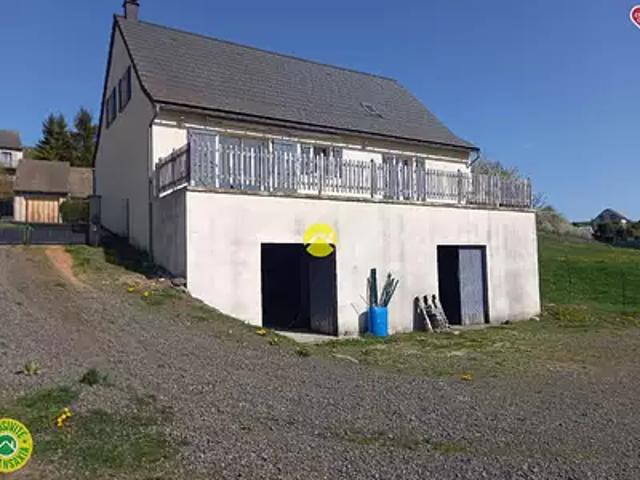 Allanche 15160 Achat / Vente maison 7 pièces t7 terrasse