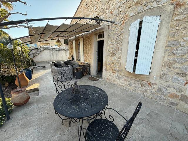 Allauch secteur collège villa T4 + studio