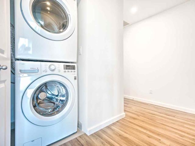 Allegra and V 1 Bedroom Apartment for Rent at 280 Boul René Lévesque O, Montréal, QC H2Z 0B5 Quartier Ville Marie