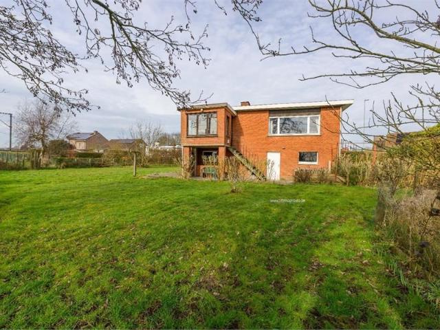 ALLEENSTAANDE GEZINSWONING OP 827 m² IN HARTJE TIELT | TE RENOVEREN