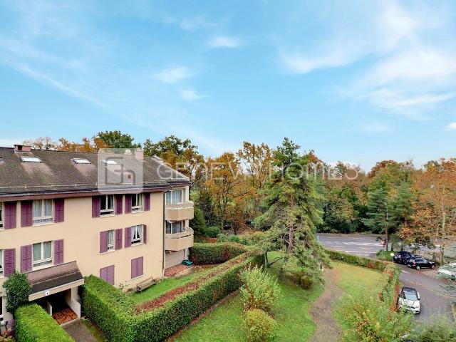 ALLEINVERTRETER: Charmante Wohnung in einer Residenz in Cologny