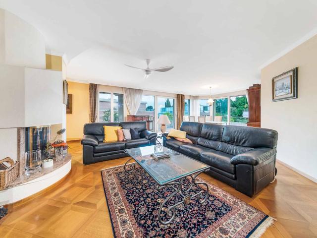 Alleinauftragnehmer: Prächtige Wohnung von 156 m² mit Seeblick