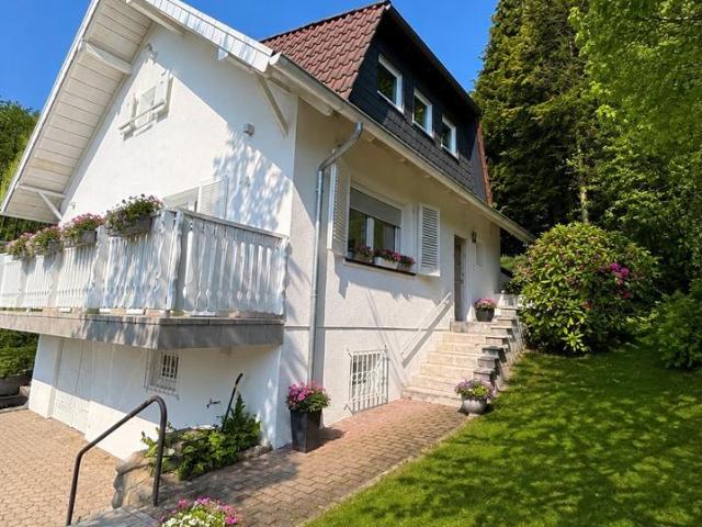Alleinst. Einfamilienhaus, großes GrundstGarten *PROVISIONSFREI