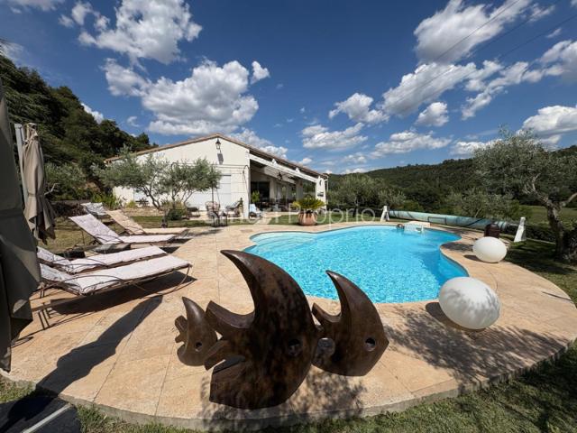 ALLEMAGNE EN PROVENCE PROPRIÉTÉ DE CHARME AVEC PISCINE, T2
