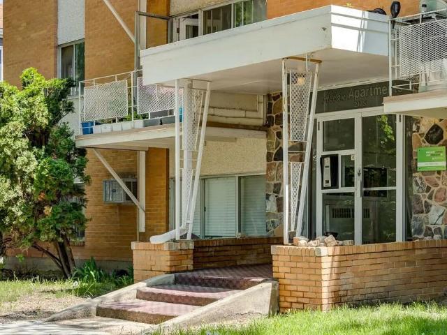 Allen Apartments Studio Apartment for Rent at 2175 Rae St, Regina, SK S4T 2E8 Cathedral
