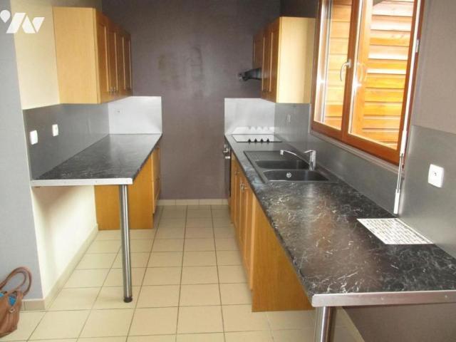 Allennes les Marais, maison 67m2 en duplex, 2 chambres, pas de jardin, pas de garage.870€, dispo