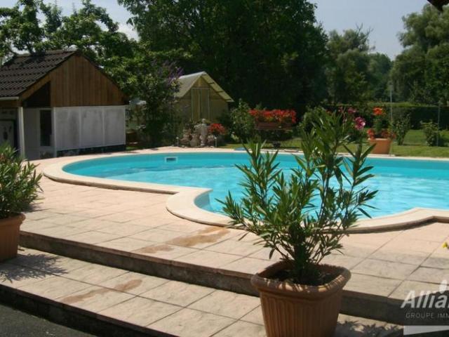 ALLENJOIE EXCLUSIF PROPRIETE AVEC PISCINE