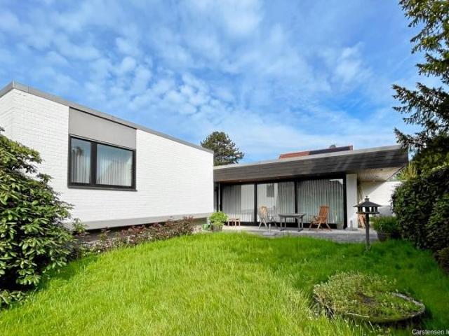 ALLES. AUSSER: GEWÖHNLICH. FREI STEHENDER SPLIT LEVEL BUNGALOW. LIEDBERG STEINHAUSEN